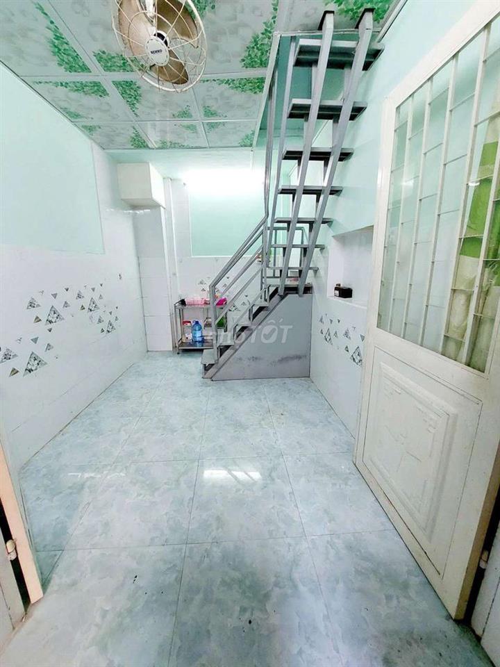 Nhà nhỏ trung tâm quận Tân Phú - Hẻm nội bộ