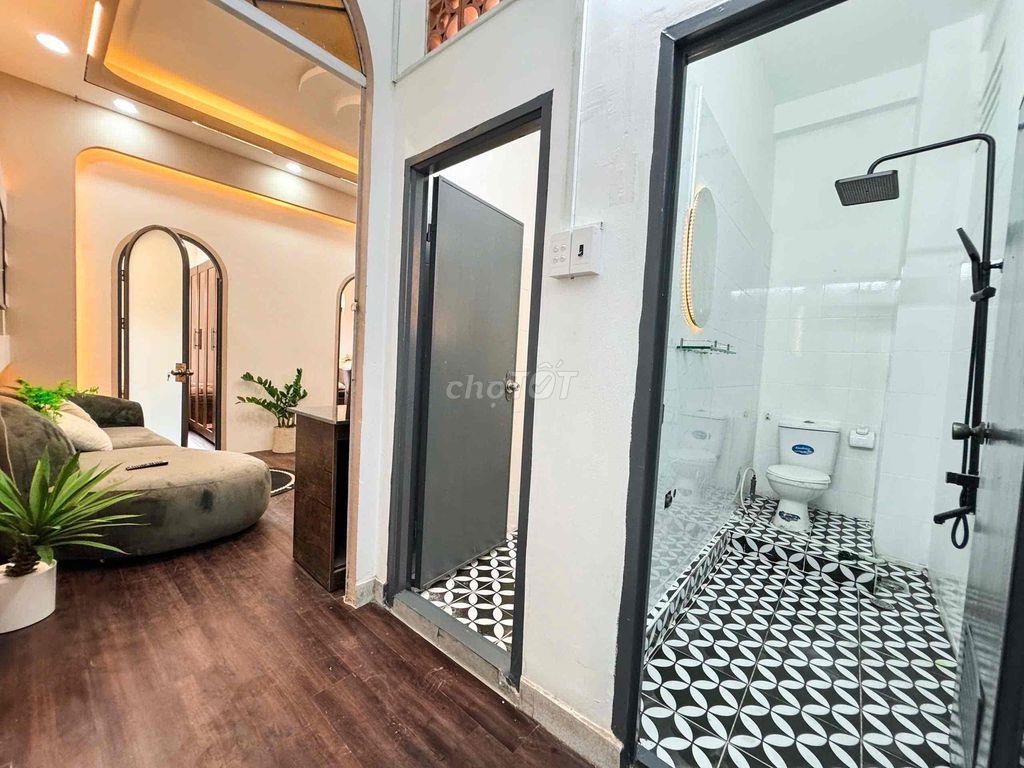 CĂN HỘ 2PN - 2WC - BAN CÔNG - NGAY CÔNG VIÊN LÊ THỊ RIÊNG — CMT8