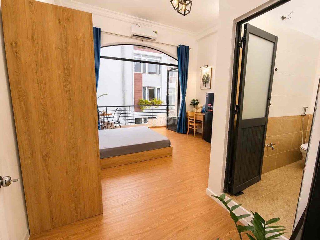 STUDIO BAN CÔNG — NGAY VẠN HẠNH MALL — MÁY GIẶT RIÊNG