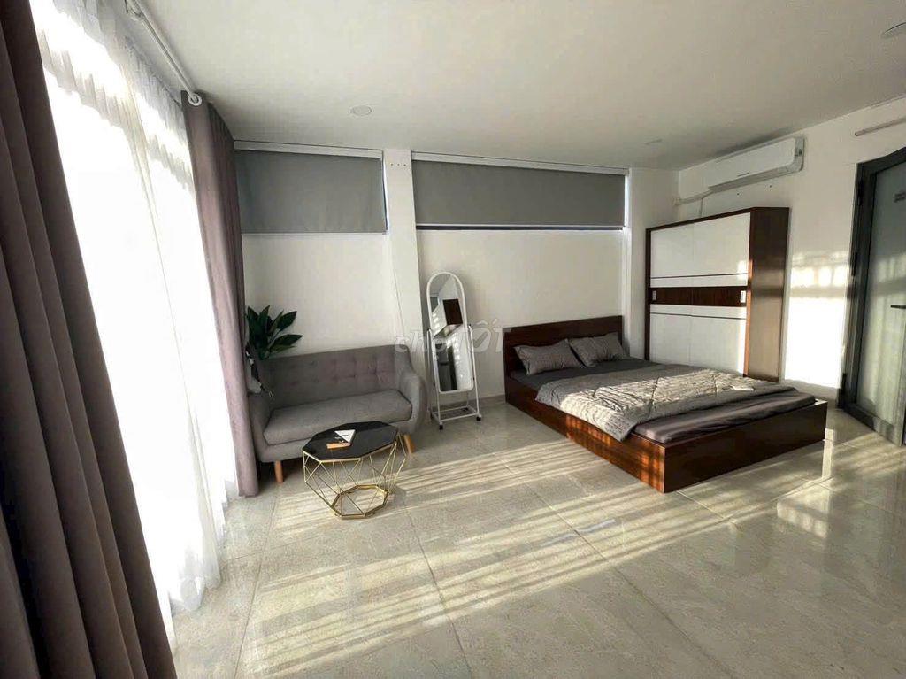 CĂN HỘ_BANCOL_ CỬA SỔ_THOÁNG MÁT_ÁNH SÁNG TỰ NHIÊN_NGAY LÝ CHÍNH THẮNG