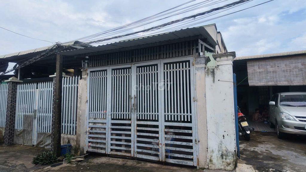 Bán gấp nhà cấp 4 khu công nghiệp Mỹ Phước 3 , Bến Cát , Bình Dương