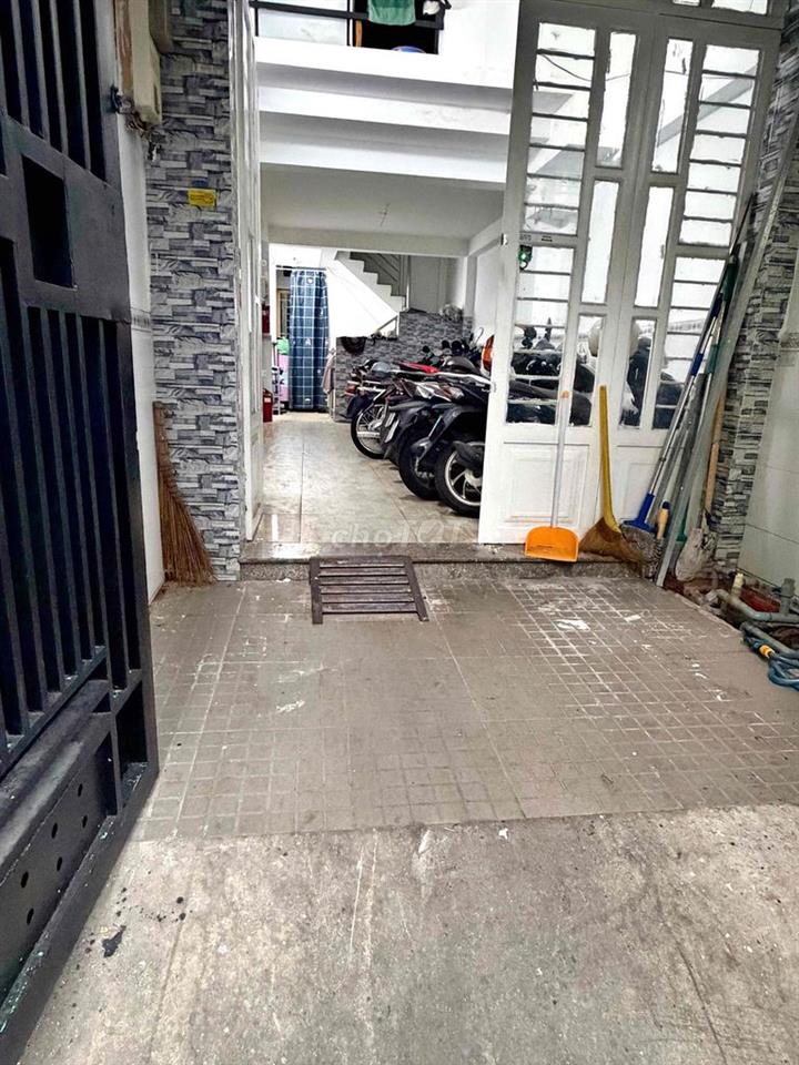 Cần bán nhà đường Nguyễn Văn Nghi sát bên trường Đại Học Công Nghiệp