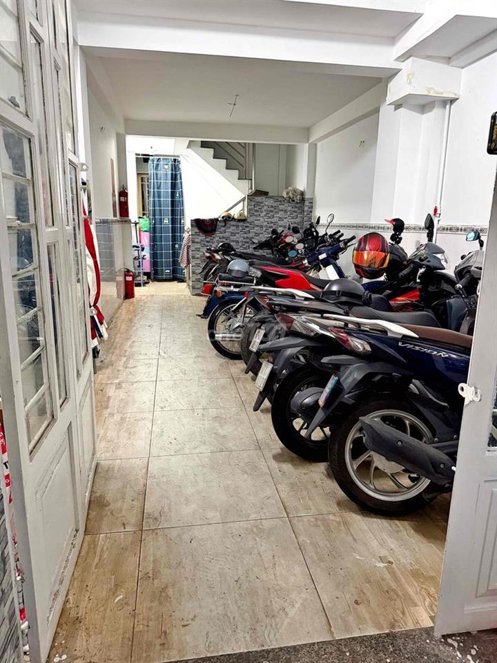 Cần bán nhà đường Nguyễn Văn Nghi sát bên trường Đại Học Công Nghiệp