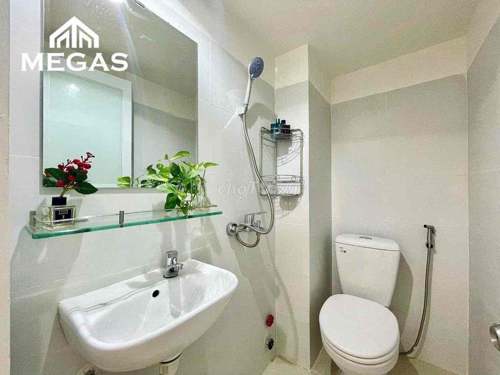 Trống lại siêu phẩm bancol ngay Thống Nhất