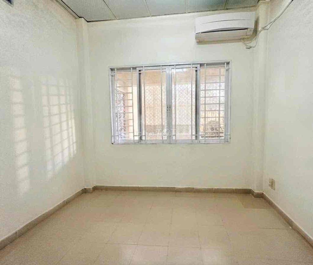 Nhà Nguyên Căn giá tốt  Trần Văn Khánh Quận 7