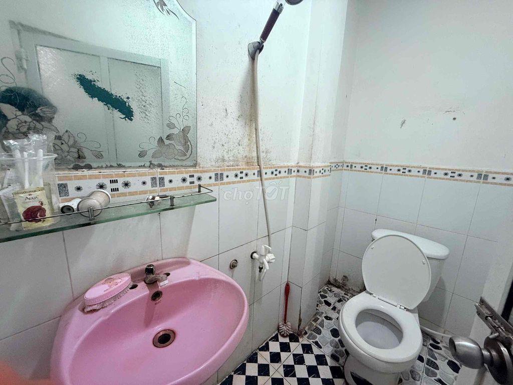 Cách Quận 6 - 1km Phòng Trọ 2TR BAO ĐIỆN NƯỚC