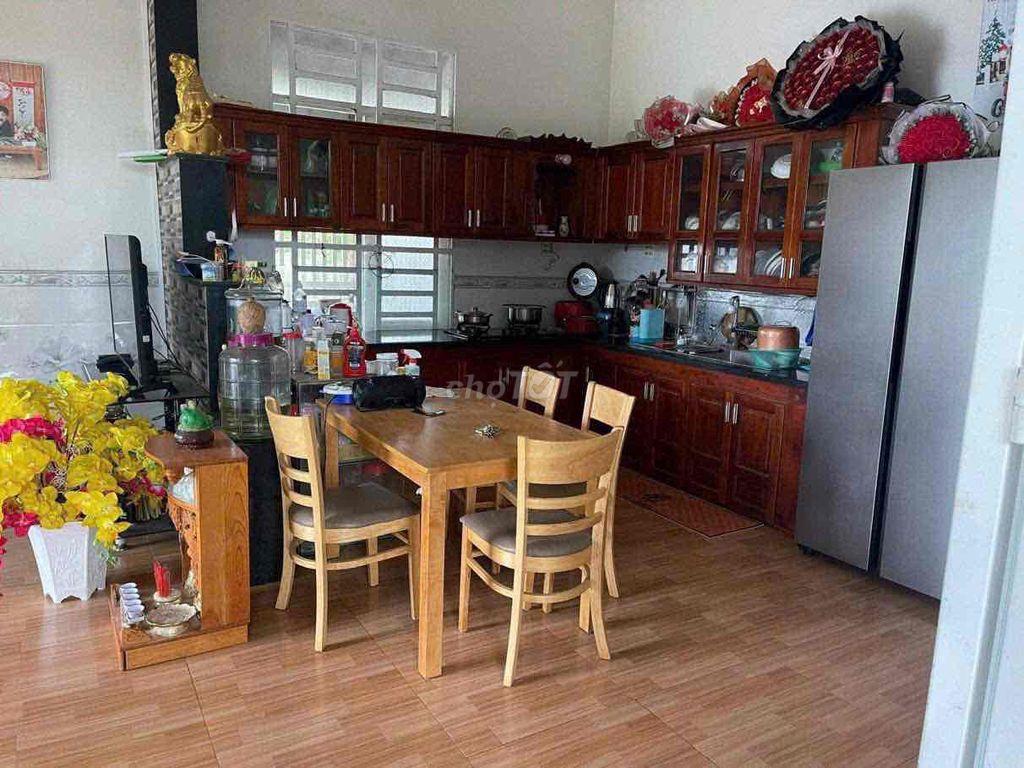 BÁN GẤP ĐẤT VÀ NHÀ VƯỜN NGHỈ DƯỠNG