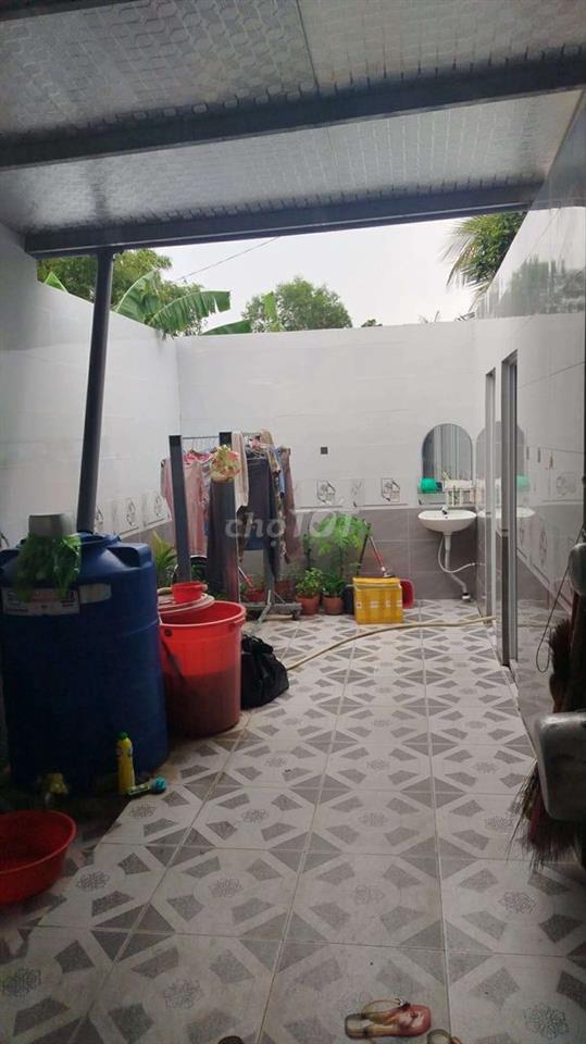NHÀ MẶT TIỀN ĐƯỜNG NHỰA XE HƠI, GẦN CHỢ GẦN TRƯỜNG HỌC
