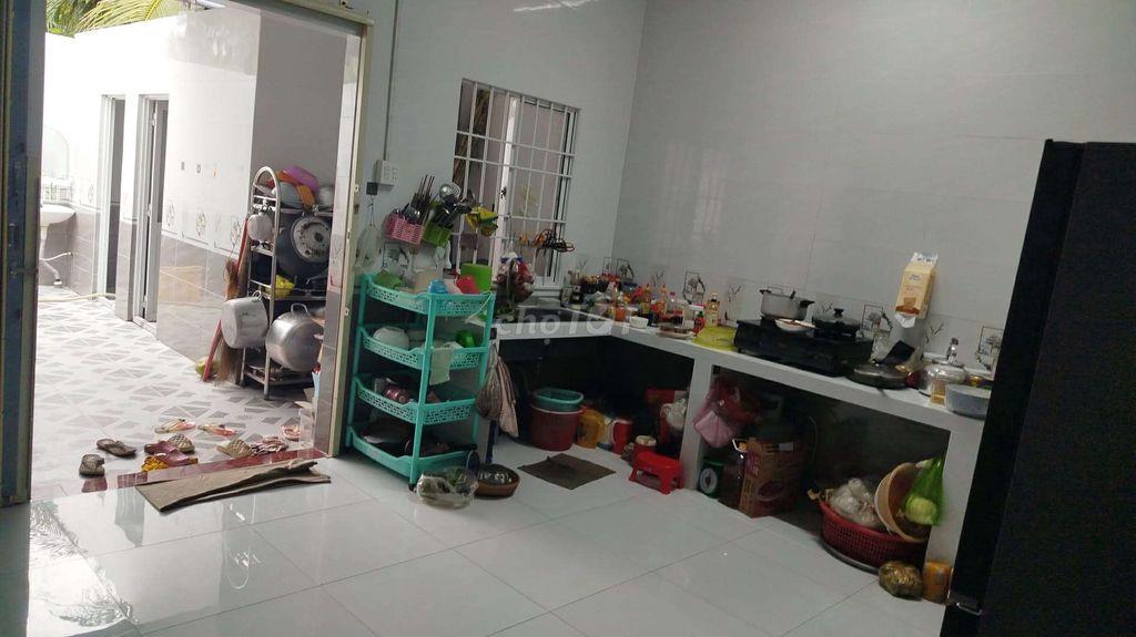 MẶT TIỀN ĐƯỜNG NHỰA XE HƠI GẦN CHỢ GẦN TRƯỜNG HỌC 