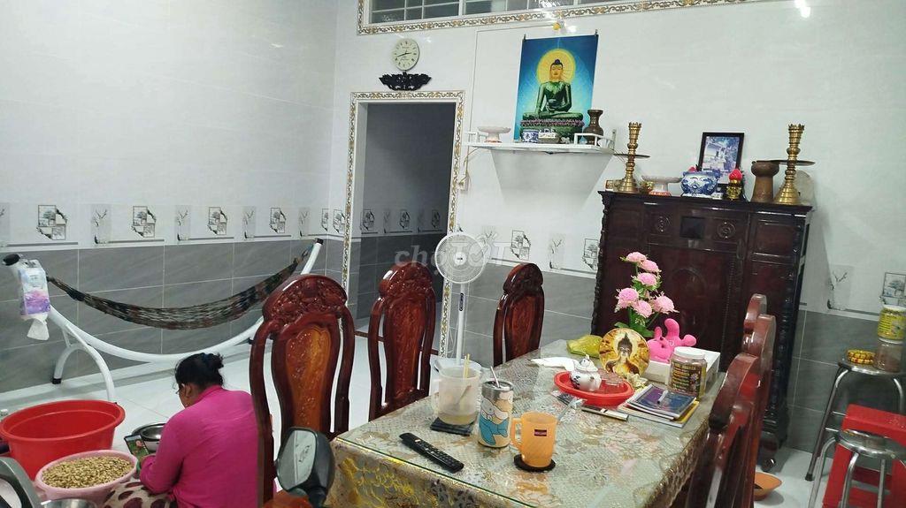 MẶT TIỀN ĐƯỜNG NHỰA XE HƠI GẦN CHỢ GẦN TRƯỜNG HỌC 