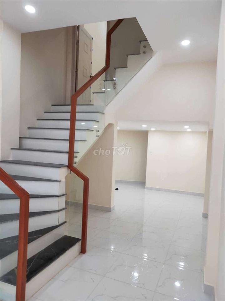 nhà mặt tiền DS9 đường nhựa 9m 