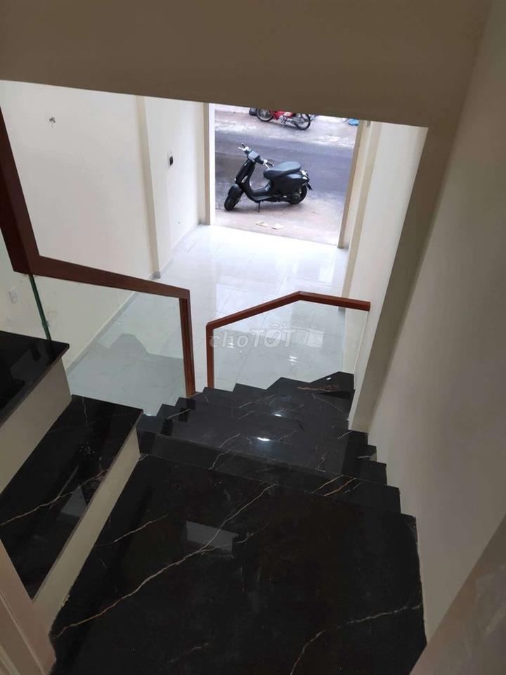 nhà mặt tiền DS9 đường nhựa 9m 