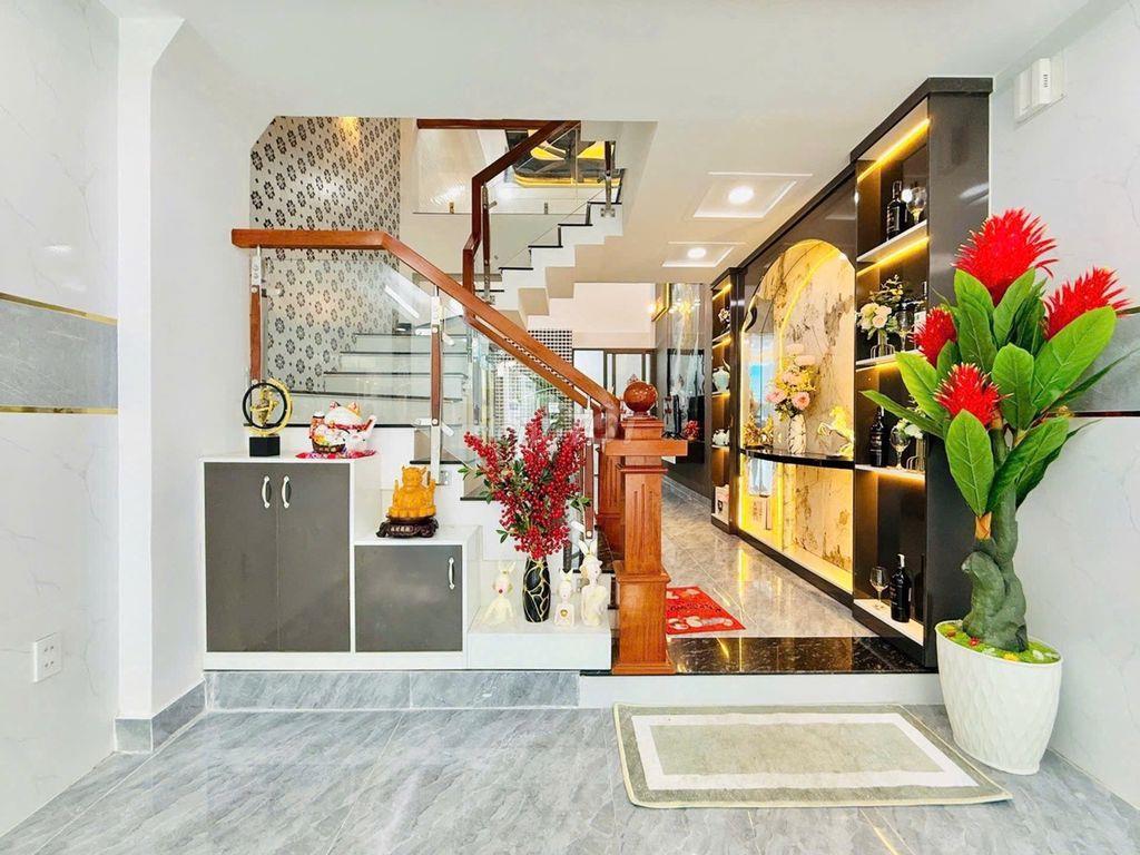 Tôi chủ nhà, cần bán căn nhà mới xây