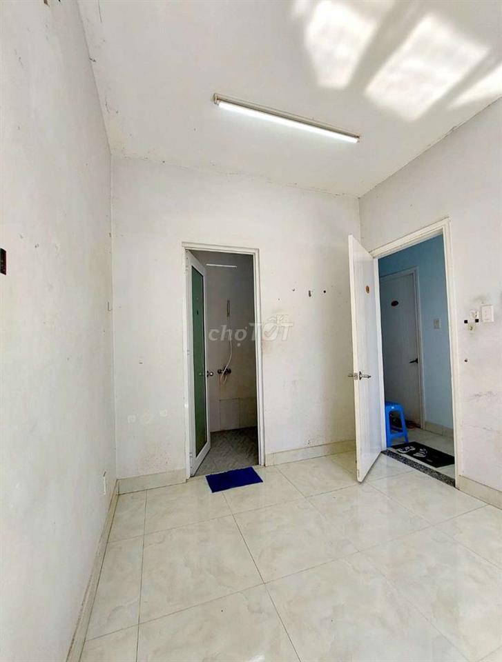 phòng  cửa  sổ lớn