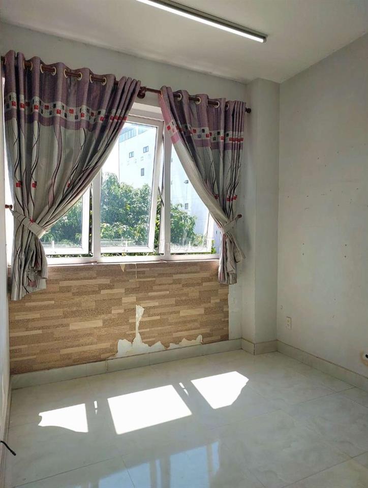 phòng  cửa  sổ lớn