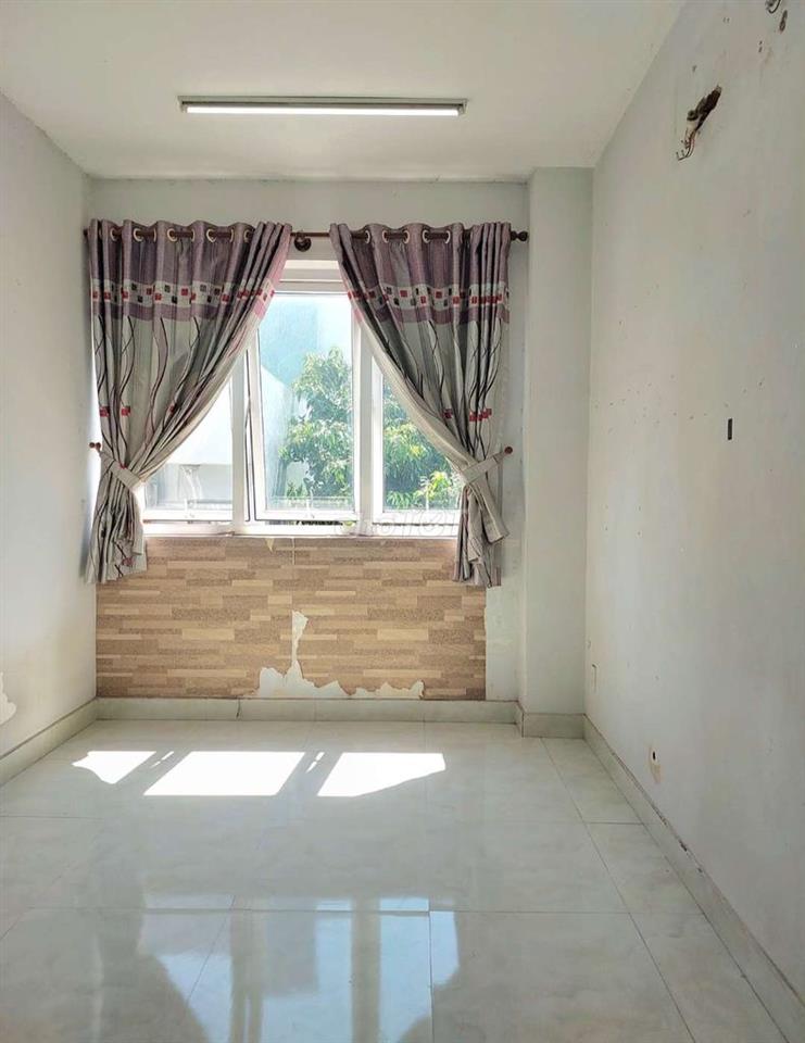phòng  cửa  sổ lớn