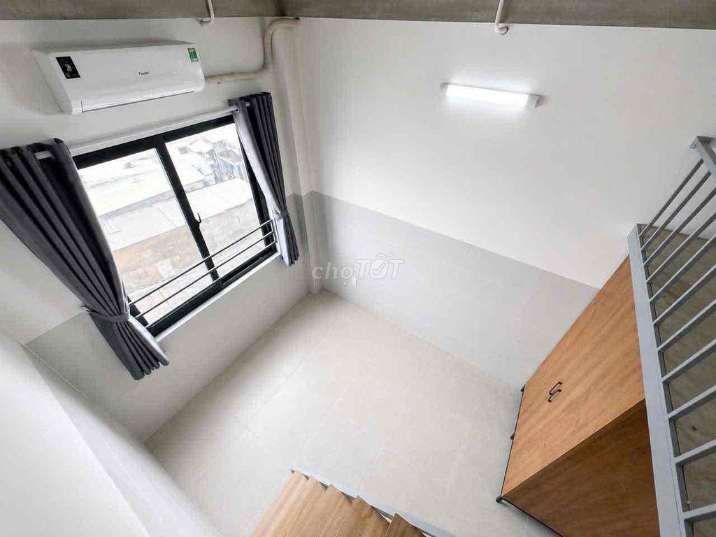 Duplex mới xây tại Lê Văn Việt - Cửa sổ thoáng, đủ nội thất