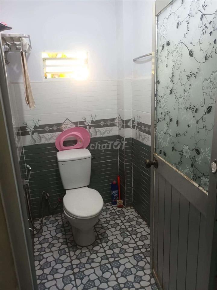 Cho thuê nhà nguyên căn 2,5 tr/tháng ngay trường Tiểu Học Lê Thị Trung