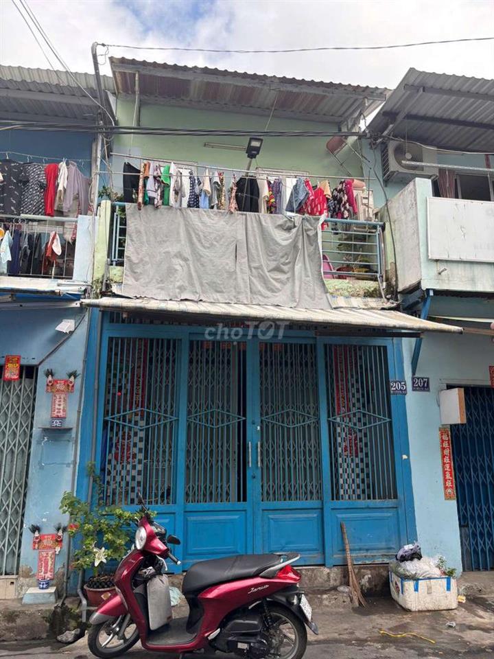 Cần bán căn nhà mặt Tiền Lò Siêu