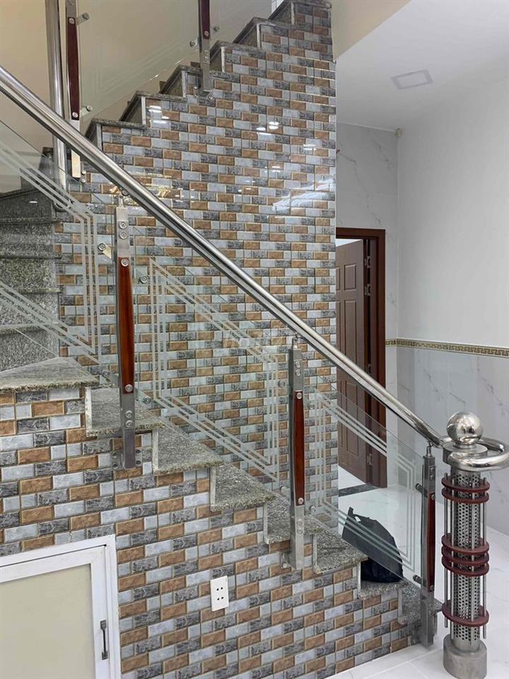 Nhà cho thuê Âu Dương Lân, hẻm xe hơi, an ninh, mới xây