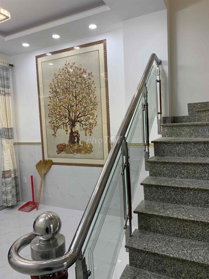 Nhà cho thuê Âu Dương Lân, hẻm xe hơi, an ninh, mới xây