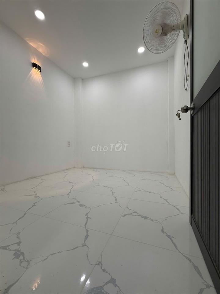 💥 Nhà nhỏ Chiến Lược 26m2 Diện tích 2.7x9.6m . Bình Trị Đông. Bình Tân