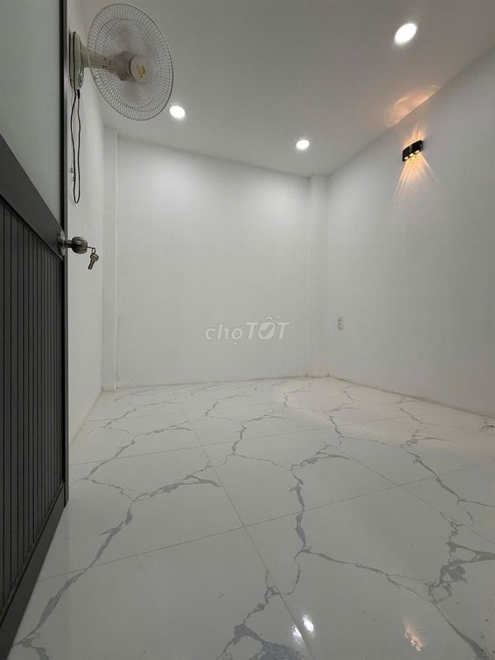 CC gửi ACE MG Nhà mới 25,3m2 2PN 2WC ngay Bệnh viện Bình Tân