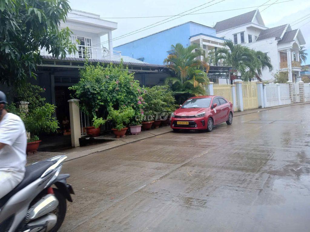 Phú Quốc Dương Đông mặt tiền Nguyễn Thái Binh