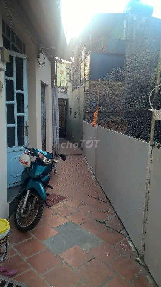 Cho Thuê Nhà gần chợ phú lạc . bình chánh