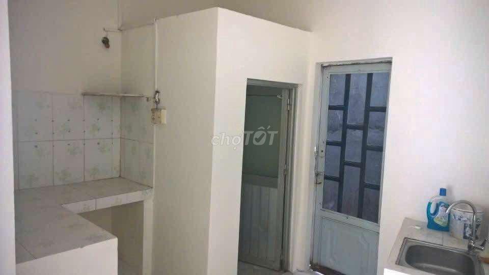 Cho Thuê Nhà gần chợ phú lạc . bình chánh
