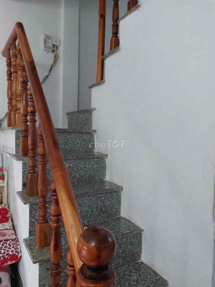 cần bán gấp nhà