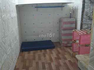 Phòng trọ giá rẻ Q1 giờ giấc tự do thuận tiện đi về