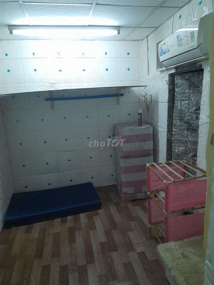 Phòng trọ giá rẻ Q1 giờ giấc tự do thuận tiện đi về