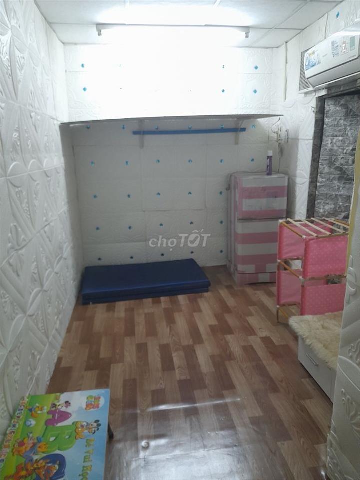 Phòng trọ giá rẻ Q1 giờ giấc tự do thuận tiện đi về