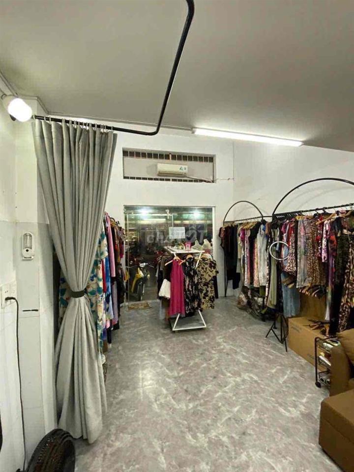 Bán nhà MT số 30 đường Văn Cao Phường Phú Thọ Hoà Tân Phú