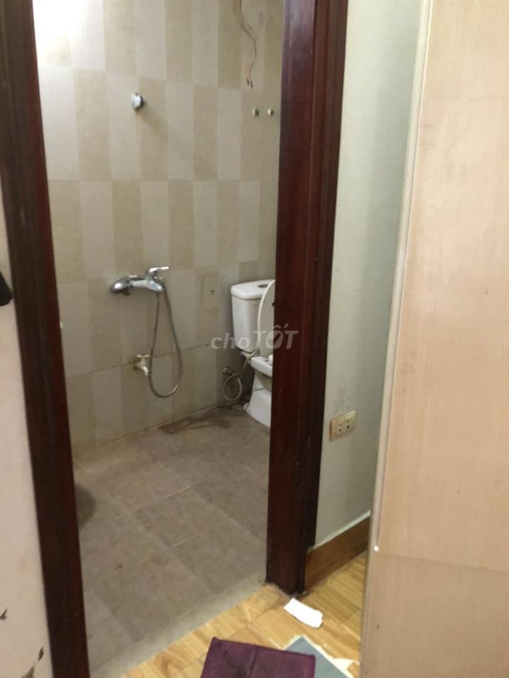 tôi còn 3 phòng còn trống rộng 15m2, có điều hòa, nóng lạnh đầy dủ