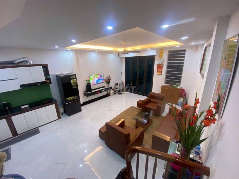 Cho thuê nhà Cầu Tó 40m2 xây 4 tầng ,4 Phòng,Full nội thất