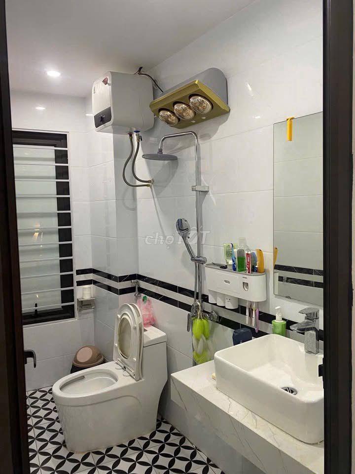 Cho thuê nhà Cầu Tó 40m2 xây 4 tầng ,4 Phòng,Full nội thất