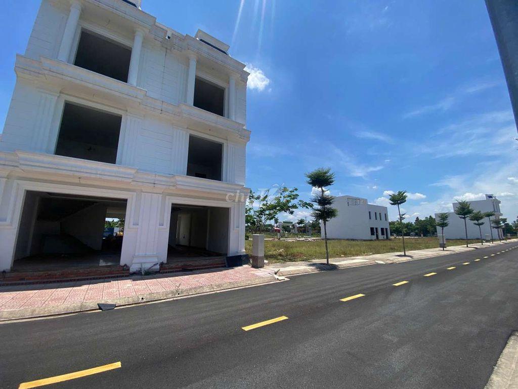 Cần bán gấp lô đất 70m2, MT DT741, gần KCN vsip 2, đã có sổ riêng