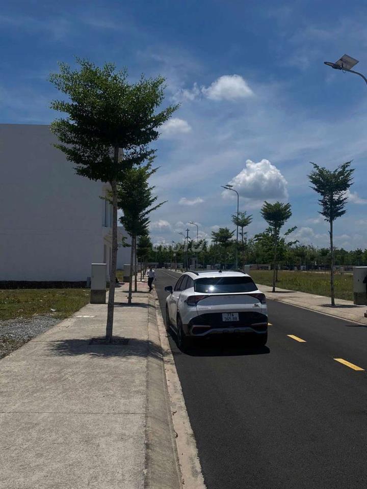 Cần bán gấp lô đất 70m2, MT DT741, gần KCN vsip 2, đã có sổ riêng