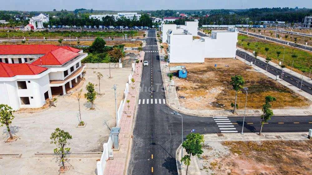 Cần bán gấp lô đất 70m2, MT DT741, gần KCN vsip 2, đã có sổ riêng