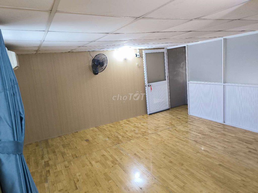 Nhà 1 trệt 1 gác, sau lưng bệnh viện Tâm Thần 
