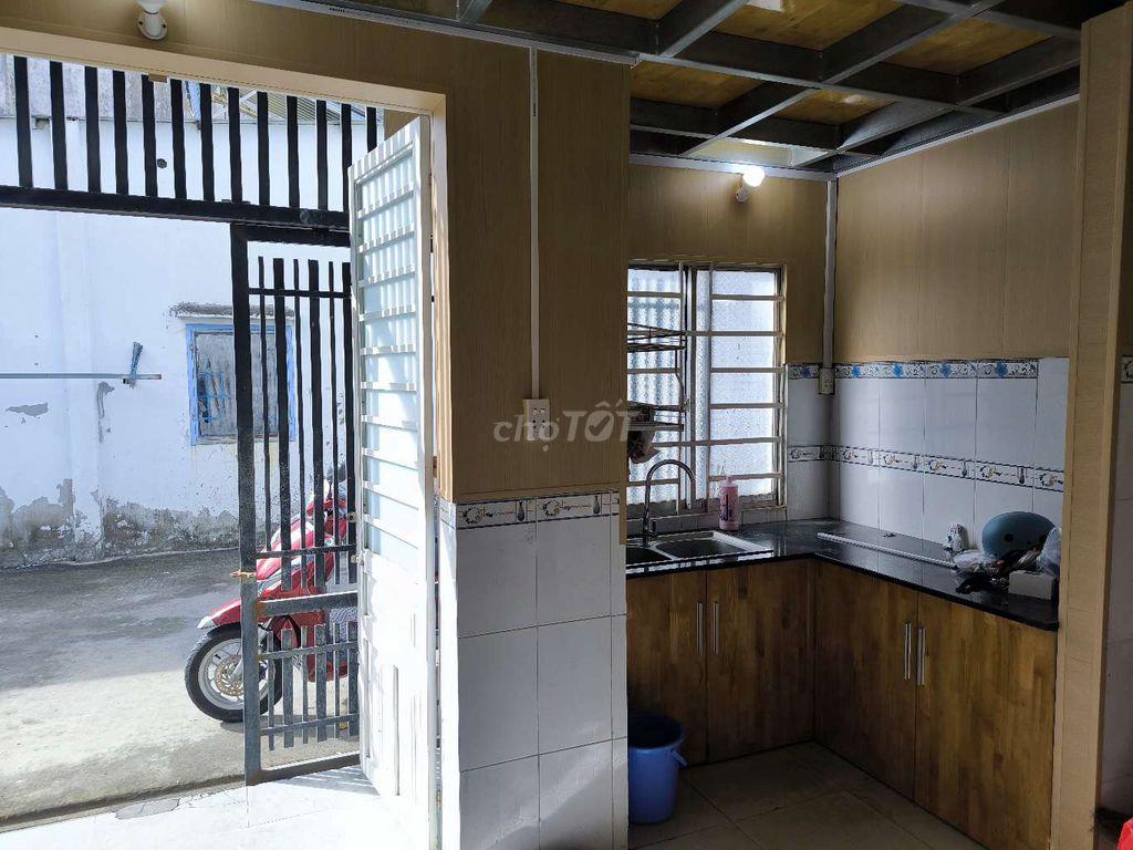 Nhà 1 trệt 1 gác, sau lưng bệnh viện Tâm Thần 