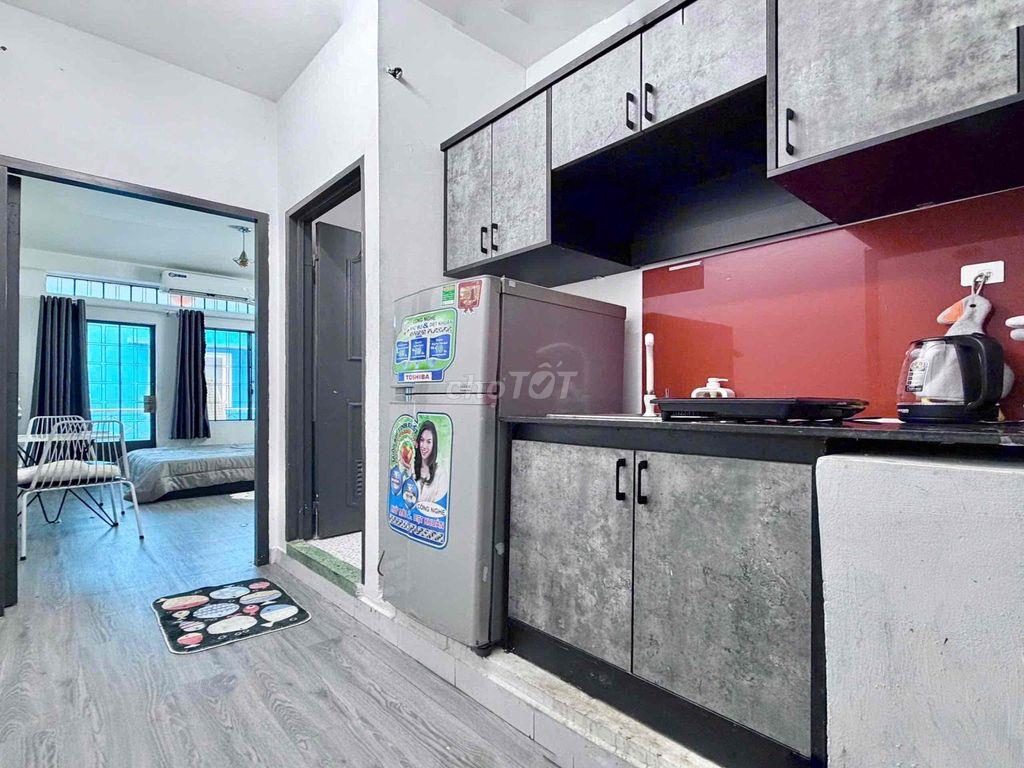 Studio tách bếp ban công ngay trung tâm Sài Gòn