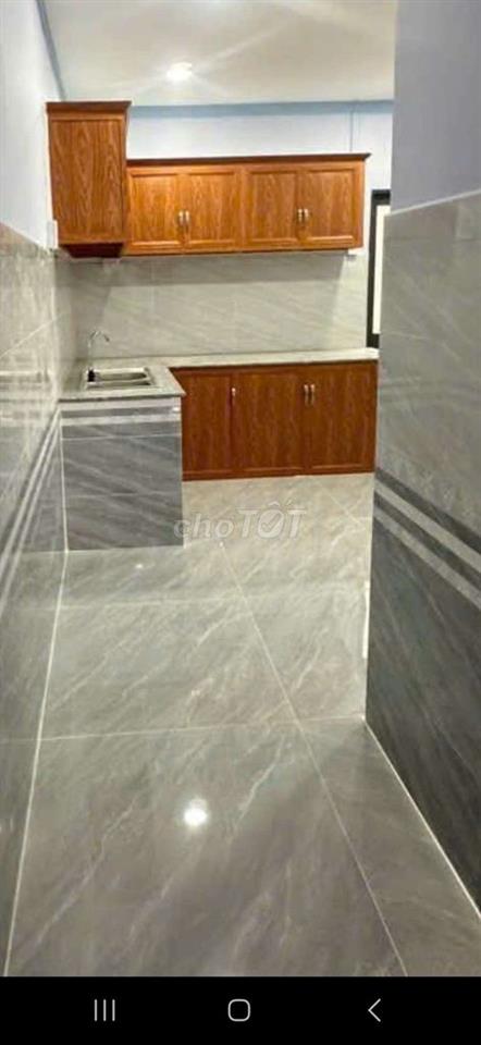 nhà mới xây dựng xông cần bán