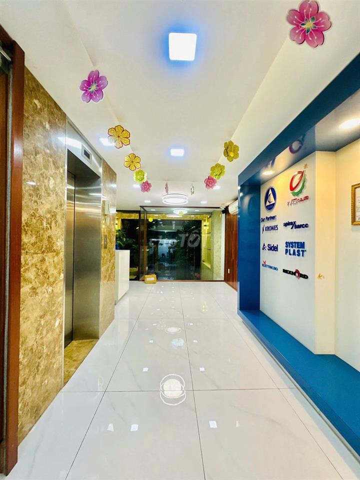 Cho thuê nhà khu K300 đường Nguyễn Minh Hoàng - DT 6m x18m, Hầm 3 Lầu