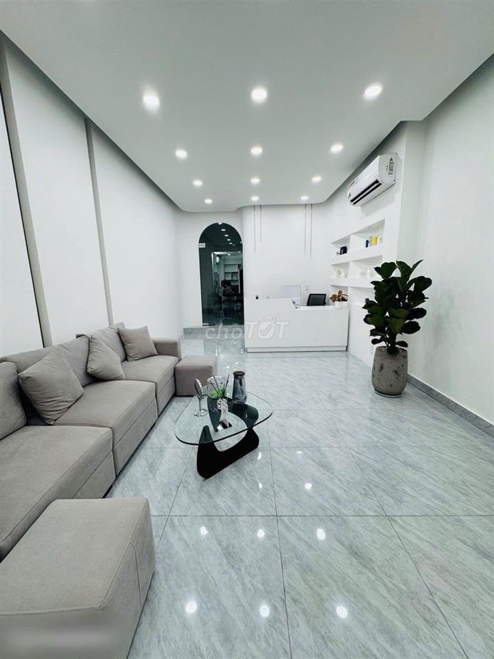 Cho thuê nhà khu Phan Xích Long, Phú Nhuận, ngang 4m dài 16m, 3 Lầu