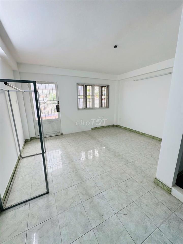 Cho thuê nhà khu Phan Xích Long, Phú Nhuận, ngang 4m dài 16m, 3 Lầu