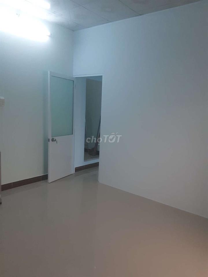 nhà tư nhân ít người dư 1 phòng 