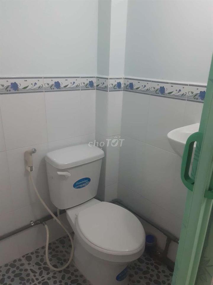 nhà tư nhân ít người dư 1 phòng 